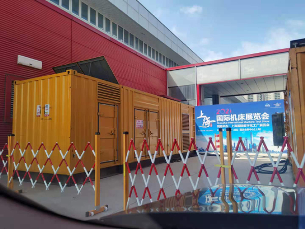 阎良发电车出租-发电机无电压或电压太低怎么办？