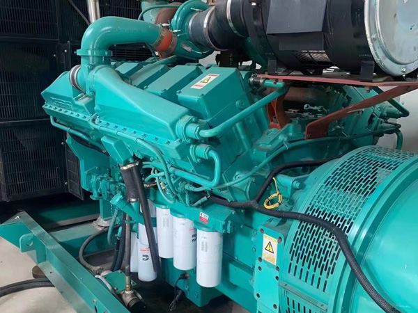 阎良更换100kW柴油发电机组机油时，需要注意哪些事项？